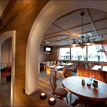 Hotel Alpenrose Aktiv & Sport 4*