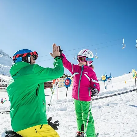 Alpenrose Aktiv & Sport Hotel 4*